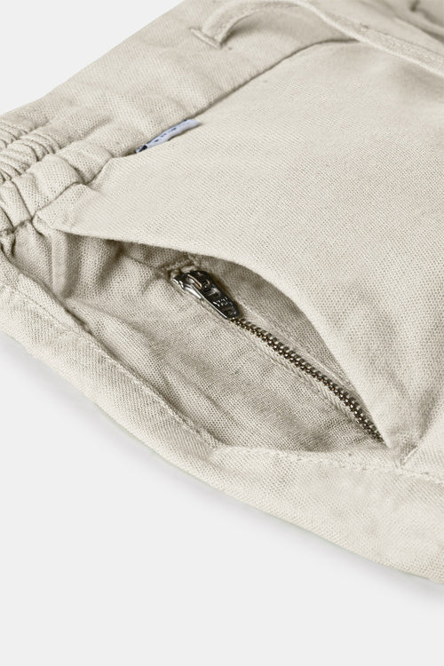 beige men's linen shorts with a zip pocket | MR MARVIS