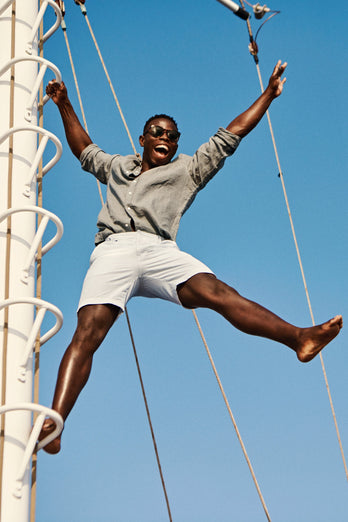 Runabouts * The Short Seersuckers light grey and white striped lightweight men's shorts | MR MARVIS