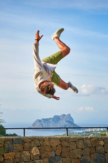 Martinis * The Originals olive green stretch cotton men's shorts with a zip pocket | MR MARVIS