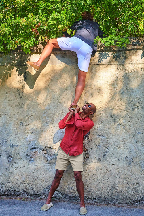 beige organic cotton men's shorts with a zip pocket | MR MARVIS