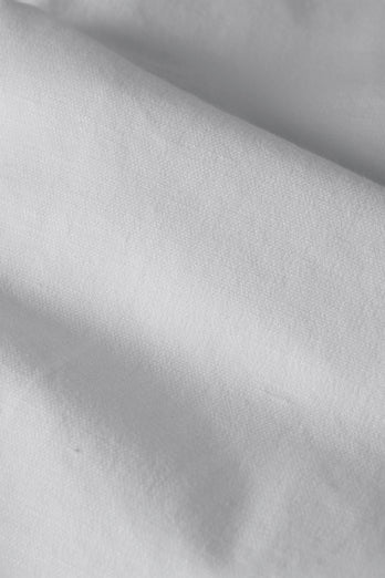 light grey men's linen shorts with a zip pocket | MR MARVIS