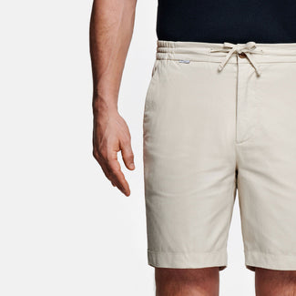 beige men's linen shorts with a zip pocket | MR MARVIS